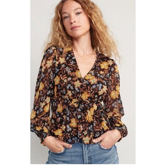 Old Navy Tops - Old Navy Womens Top Size XL Dark Floral Smocked Long Sleeve Peplum Shirt